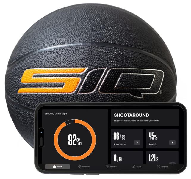 3 entraîneurs de basketball connectés via application