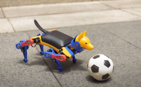 Chien robotique Bittle X commandé par voix/application avec codage C++, Python