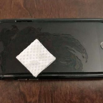Puis-je nettoyer mon iPhone avec du peroxyde d’hydrogène ?