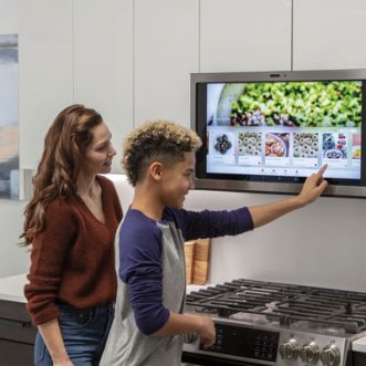 Appareil de cuisine tactile 27″ intelligent avec Assistant Google