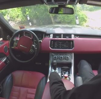 Land Rover développe une technologie permettant de contrôler sa voiture via un smartphone