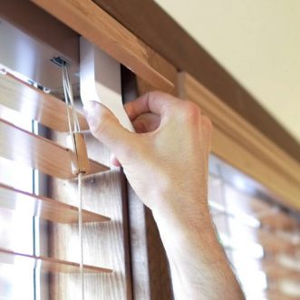 Contrôleurs de stores intelligents solaires