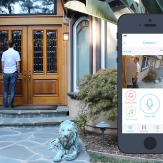 Lumière intelligente + caméra pour la sécurité à la maison
