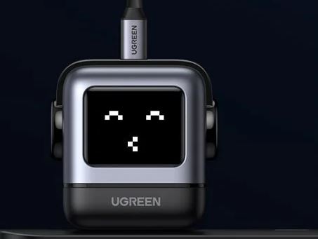 Chargeur UGREEN 65W Uno avec visage de robot à LED