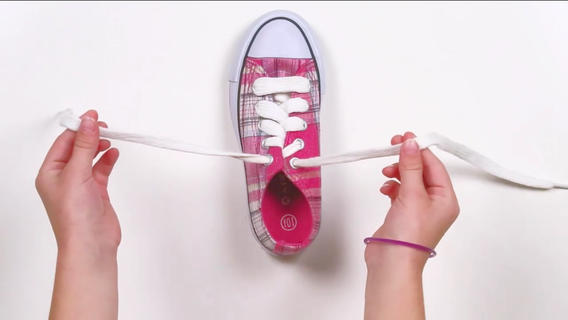 Apprendre à nouer ses chaussures : 3 applications