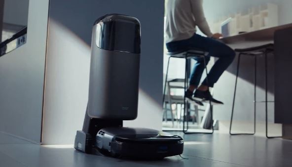 Aspirateur robot lavant le sol eufy Omni S1 Pro avec application, puissance d’aspiration de 8000Pa