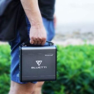 Station d&rsquo;alimentation hors réseau BLUETTI AC20 (200Wh) pouvant charger 8 appareils