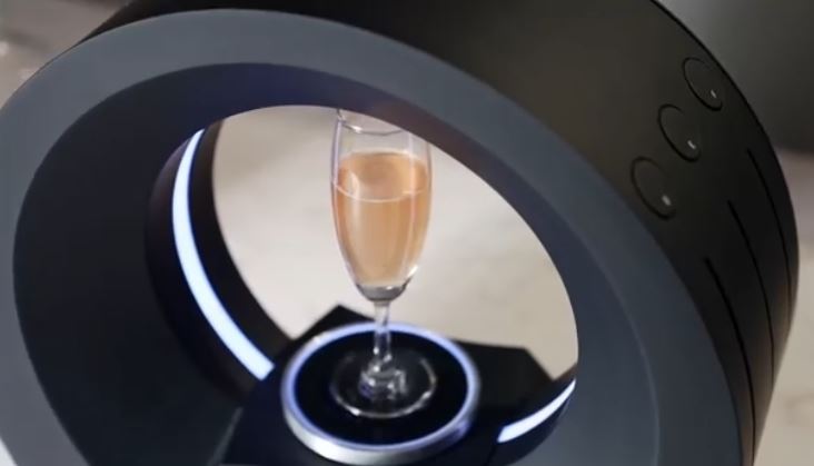 Mélangeur de cocktails connecté Barsys 360 avec application
