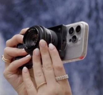 SwitchLens transforme votre iPhone en un appareil photo professionnel M43 avec objectifs interchangeables