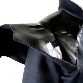 Ligne de vêtements équipée de panneaux solaires intégrés