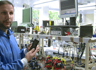 Charger un smartphone avec de l’urine ? (Vidéo)