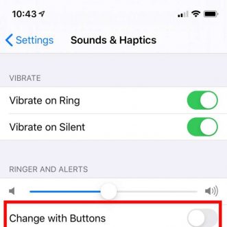 Comment régler séparément le volume de la sonnerie de mon iPhone par rapport au volume du système ?