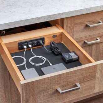 Tiroir de recharge Rev-A-Shelf pour smartphones et accessoires USB