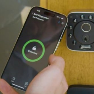 Ultraloq Bolt : une serrure de porte à empreinte digitale compatible Apple Watch vient d&rsquo;être présentée