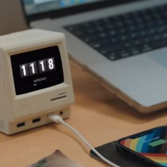 Station d&rsquo;accueil Retro Macintosh RayCue 128K Pro avec affichage et haut-parleur Bluetooth