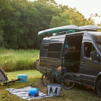 Caméra de sécurité Arlo Go 2 LTE/WiFi pour les zones sans accès à l’électricité ou au Wi-Fi