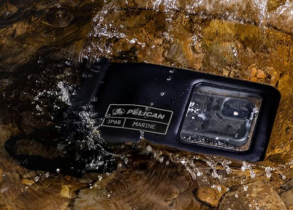 Étui flottant imperméable pour iPhone de Pelican Marine