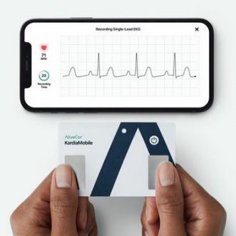 Appareil EKG de la taille d’une carte de crédit compatible iPhone