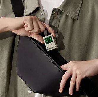 Chargeur rapide de 67W Sharegeek Retro 67 inspiré de Macintosh avec affichage de puissance