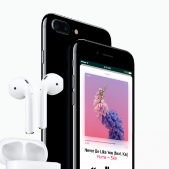 Apple présente le nouvel iPhone 7, Internet sombre dans la folie pour les AirPods
