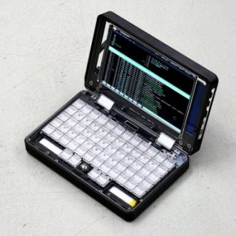 Ordinateur portable open source MNT Pocket Reform avec Syncthing