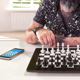 Échiquier connecté pour smartphone compatible Lichess et Chess.com