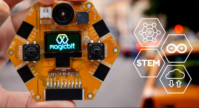 Plateforme IoT Magicbit compatible Arduino pour les sciences, la technologie, l&rsquo;ingénierie et les maths