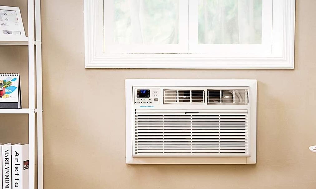 Climatiseur mural WiFi Emerson Quiet Kool à travers le mur